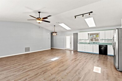 825 E 15th Ave, New Smyrna Beach, FL 32169 - photo 7