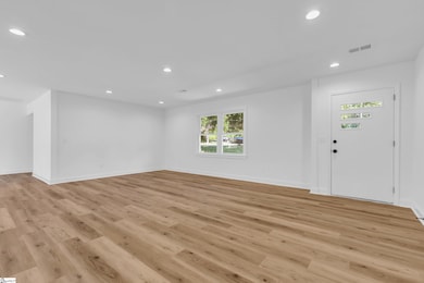 2 Melbourne Ln, Greenville, SC 29615 - photo 5