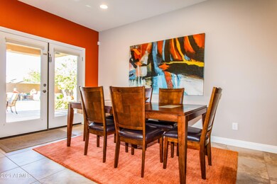 07 Dining Room