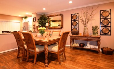 (5) Dining Room