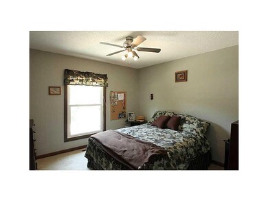 66 Clive Dr NW, Cedar Rapids, IA 52405 - photo 5