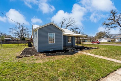 813 W Couts St, Weatherford, TX 76086 - photo 3