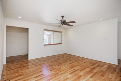3922N87thPl2-002