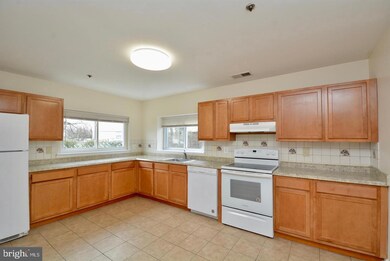 1662 Brooksquare Dr, Capitol Heights, MD 20743 - photo 5