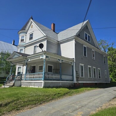 663 Railroad St, Saint Johnsbury, VT 05819 - photo 2