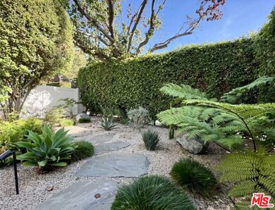 805 N West Knoll Dr unit 1, West Hollywood, CA 90069 - photo 2