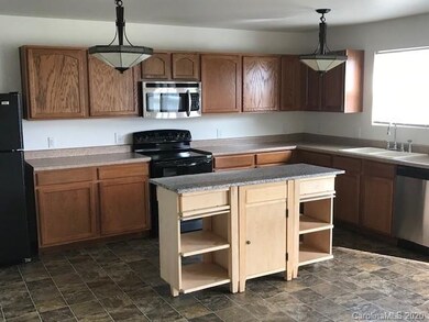 173 Boiling Brook Dr, Statesville, NC 28625 - photo 5