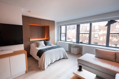 Trafalgar House Condominiums unit 10F, New York, NY 10128 - photo 2