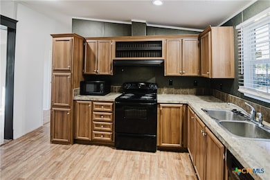 204 W Texas St, Cuero, TX 77954 - photo 7