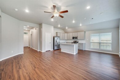 1014 Tomball Downs Dr, Tomball, TX 77375 - photo 6