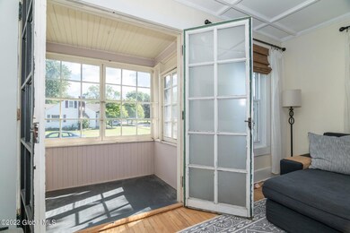 12-web-or-mls-71EastholmRd-30-2