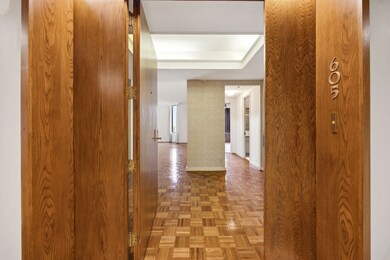 The St. James unit 605, Houston, TX 77056 - photo 3