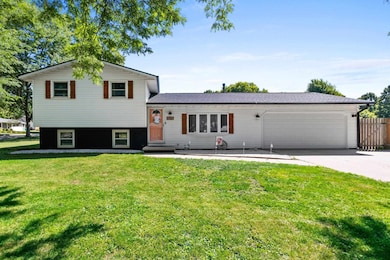 1015 Aphrodite Rd, Green Bay, WI 54311 - photo 2