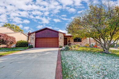 5928 Lisa St