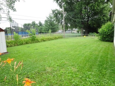 135 Ensenada Dr, Carpentersville, IL 60110 - photo 5