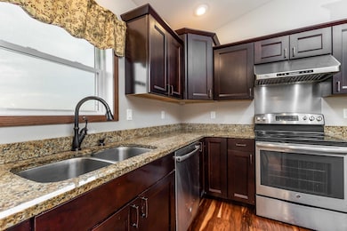 360 Shrewsbury Ln, Dubuque, IA 52003 - photo 6