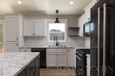 7576 48th Ave-11