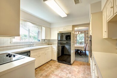 127 Stoney Creek Dr, Houston, TX 77024 - photo 7