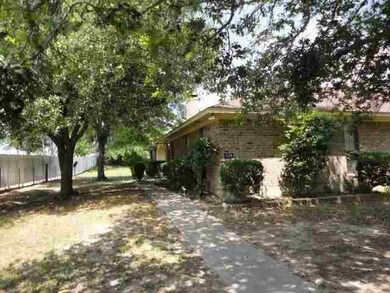 8327 Garrett Dr, Tyler, TX 75703 - photo 2