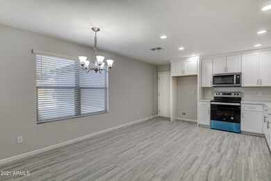 8529 E Lakeview Ave-10