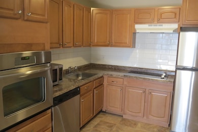 81 High St unit 11, Amesbury, MA 01913 - photo 4