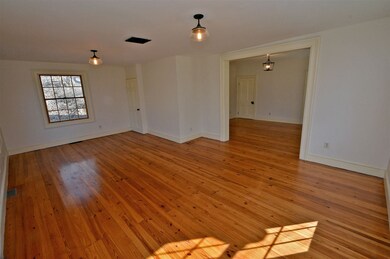 512 Hillcrest Ln, Brooklyn, WI 53521 - photo 5