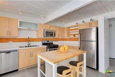 577 E Glen Cir S, Palm Springs, CA 92262 - photo 4