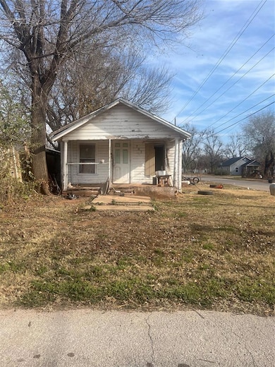 702 N 11th St, Chickasha, OK 73018 - photo 2
