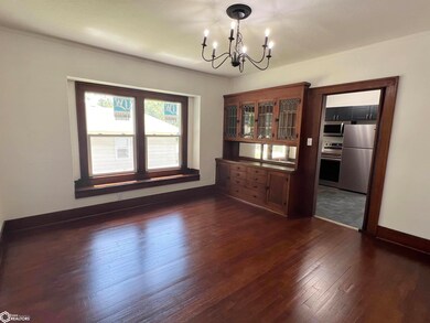 501 E 4th St S, Newton, IA 50208 - photo 5