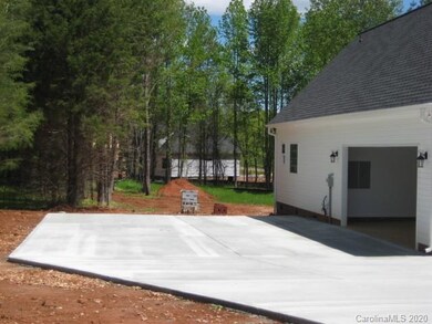 2561 Moon Creek Ln, Clover, SC 29710 - photo 2