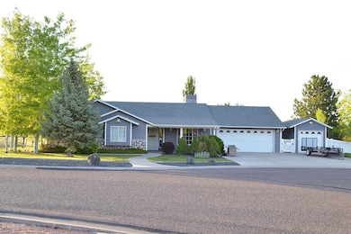 DSC_0046 house