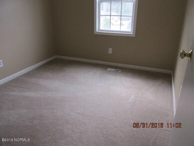 633 Myrtlewood Cir, Jacksonville, NC 28546 - photo 6