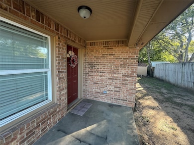 404 N Hannaford St, Granbury, TX 76048 - photo 3