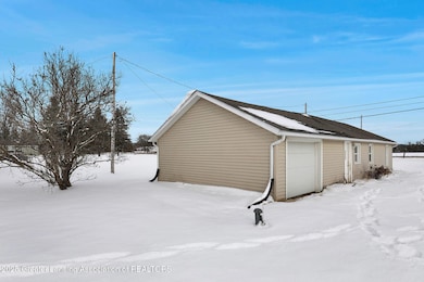 11073 Hartel Rd, Grand Ledge, MI 48837 - photo 3