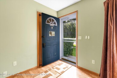 06-408-W-Broad-St-WindowStill-Real-Estat