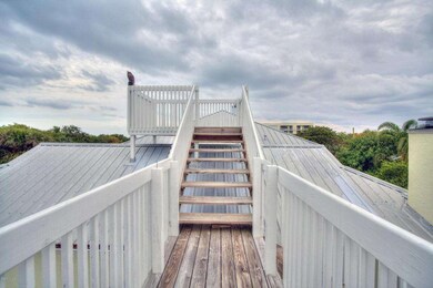 16-Harbor-Drive-exteriors (1)