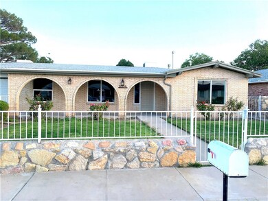 10114 Woodway Dr, El Paso, TX 79925 - photo 3