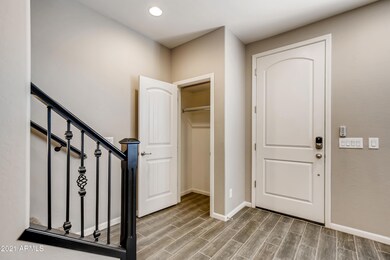 05 Foyer