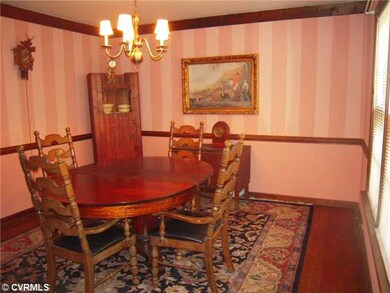 Dining Room - Formal Dining Room