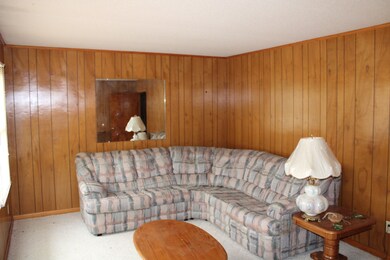 Spacious living room