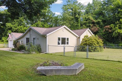 806 10th St, Plainwell, MI 49080 - photo 3