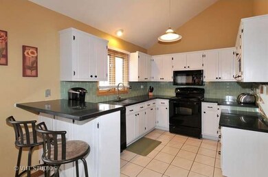 1230 Natchez Trace Cir, Naperville, IL 60540 - photo 3