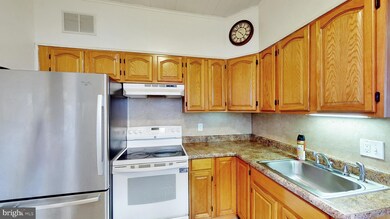 1402 N 10th St, Reading, PA 19604 - photo 6