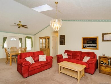 124 Serenity Cir, Hendersonville, NC 28792 - photo 3