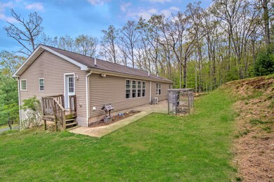 112 Cedar Ridge Rd, Hawley, PA 18428 - photo 3