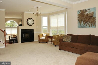 2438 Battery Hill Cir, Woodbridge, VA 22191 - photo 3