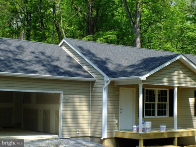 428 Shenandoah River Dr, Harpers Ferry, WV 25425 - photo 2