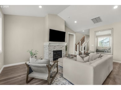 1072 S Walnut St, Canby, OR 97013 - photo 6