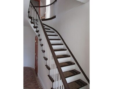 9 Earle St, Worcester, MA 01605 - photo 6