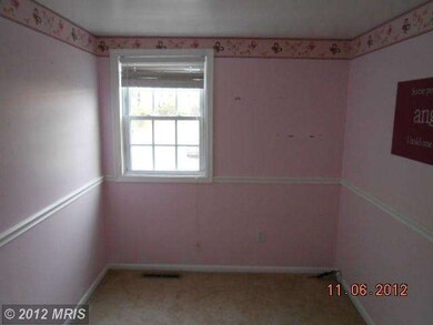 903 Circle Dr, Halethorpe, MD 21227 - photo 7